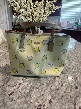 Coach Lemon Print Full Tote Bag NWT